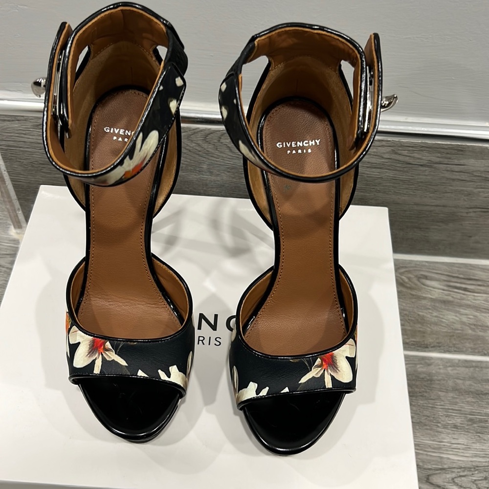 Givenchy heel sandal.